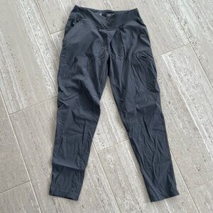 Mountain Hardwear Women's Slate Gray Performance Leggings